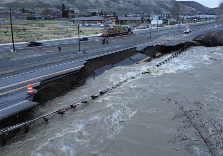 yakima highway 12 flooded